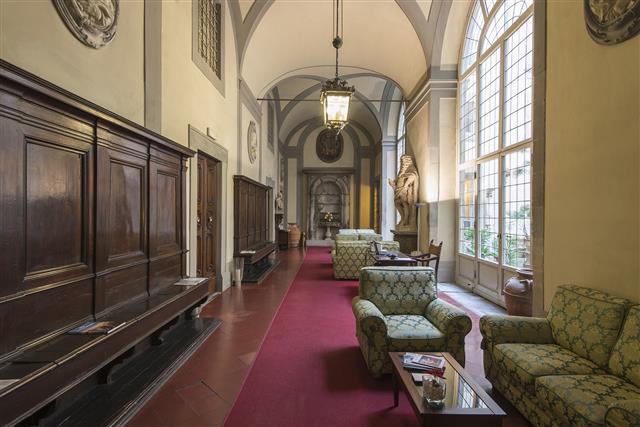 Palazzo Magnani Feroni2